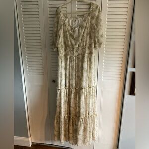 Floral cream, pail blue